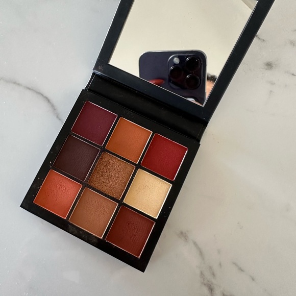 Hudabeauty Warm Brown Obsessions Palette - Picture 1 of 3